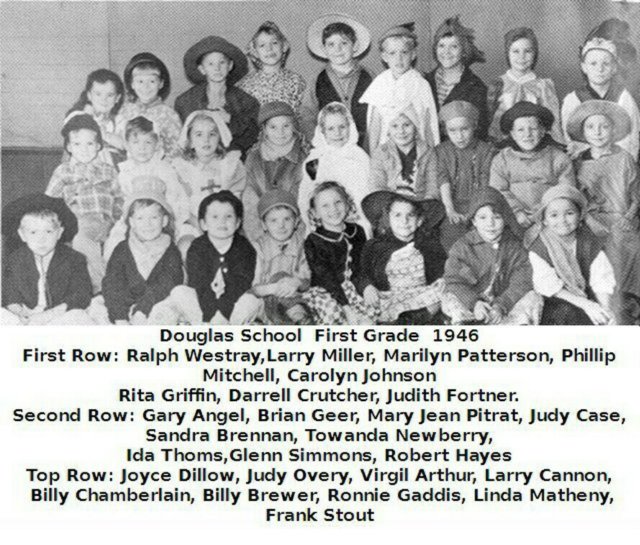 douglasfirstgradeclass1946.jpg