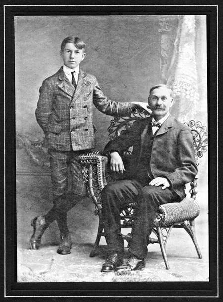 Photograph of Chester and Henry Henke.
