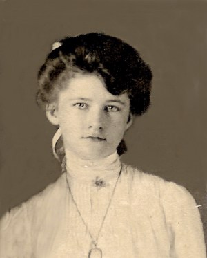 Photograph of Iva Ellington.