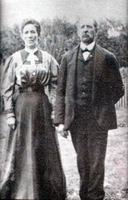 Picture of John and Emma Leevey.