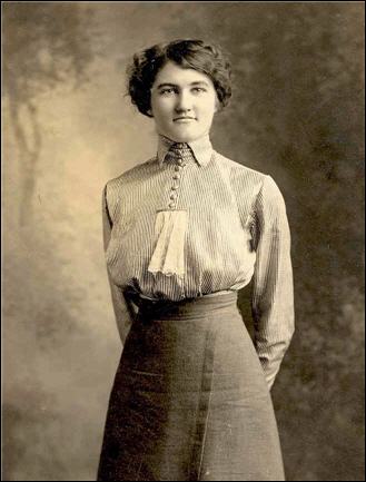 Photograph of Lola Ellington.