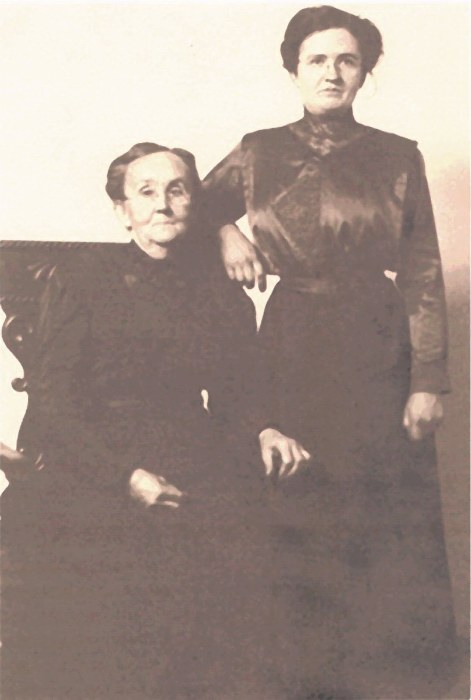 Photograph of Melvina and Ida Shields.