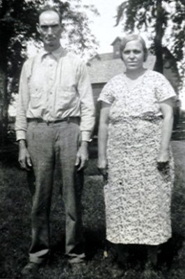 Picture of William and Nellie Jones.